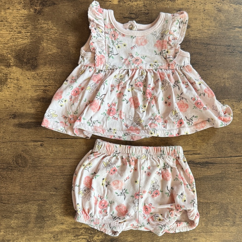 Minnie Mouse two piece 🩷